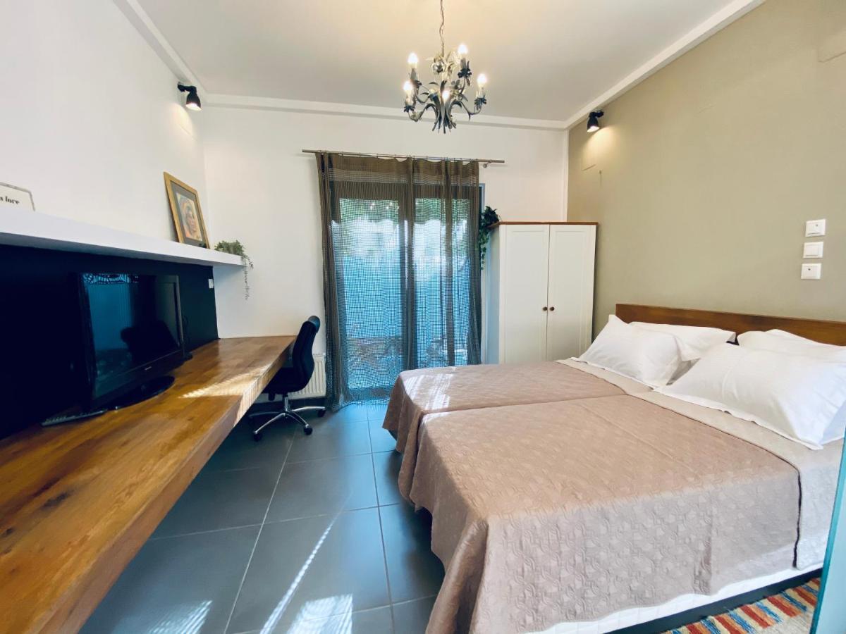 Small Gem Studio Athens, Next To Metro Nomismatokopeio Luaran gambar