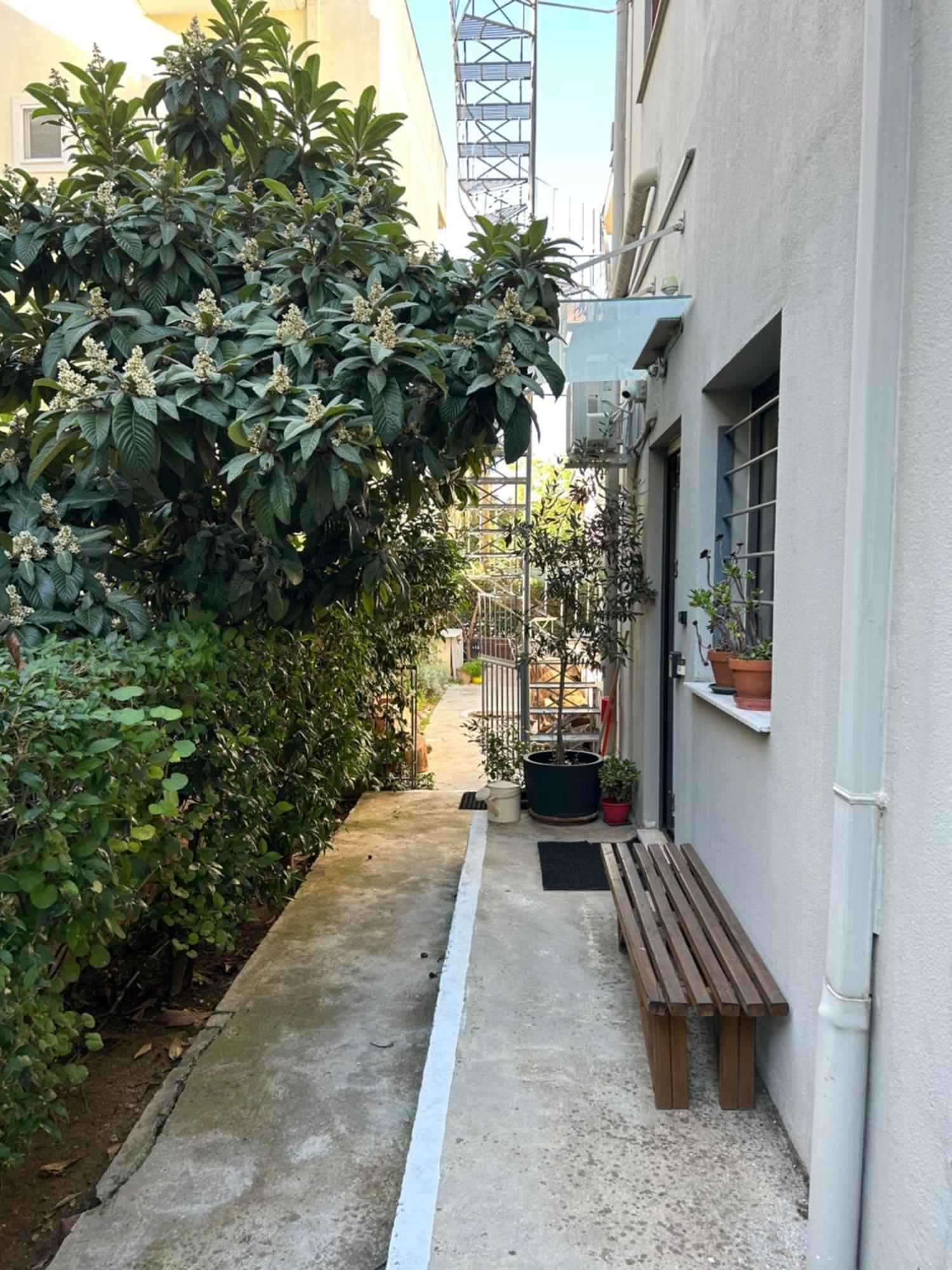 Small Gem Studio Athens, Next To Metro Nomismatokopeio Luaran gambar